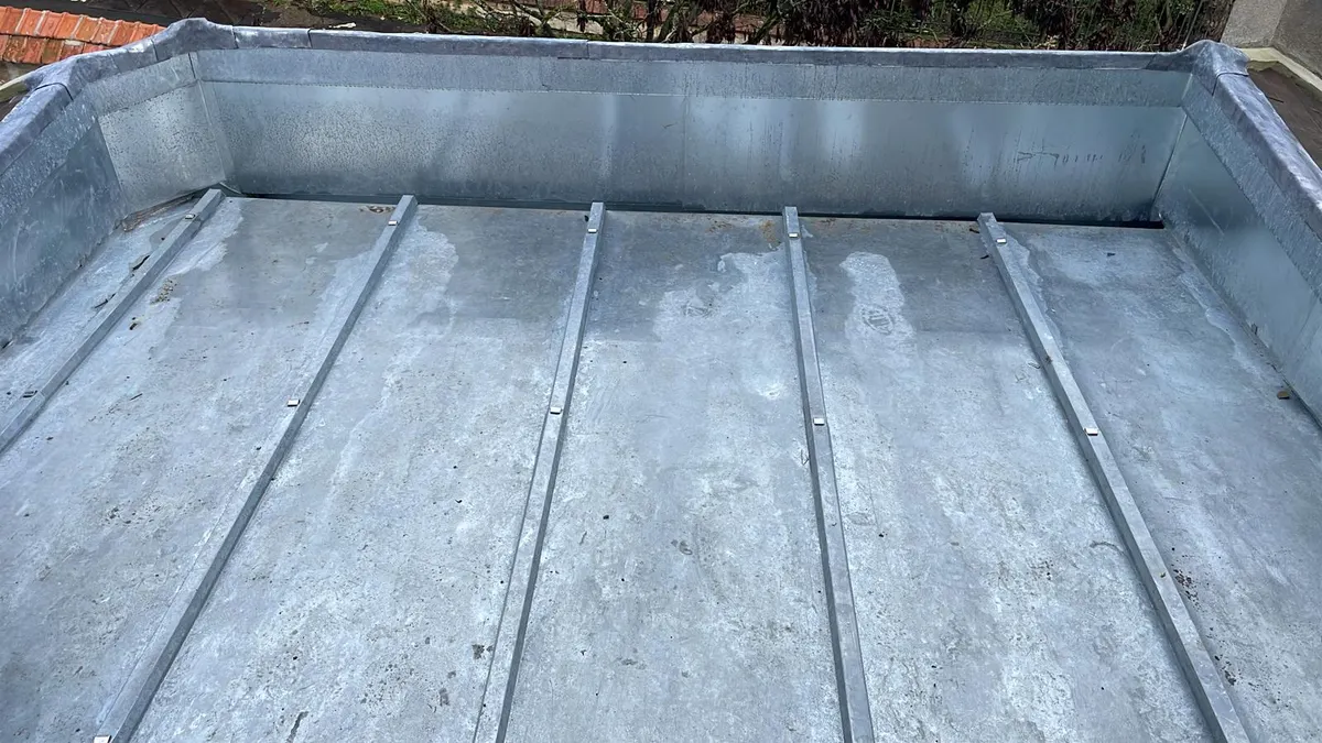 Toiture terrasse en zinc à joint debout